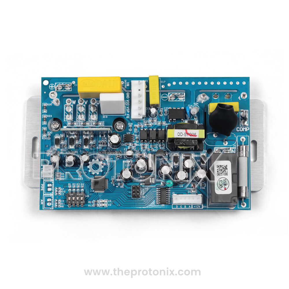 Universal split AC PCB DC/AC inverter type close-up showing capacitors, resistors, and connectors