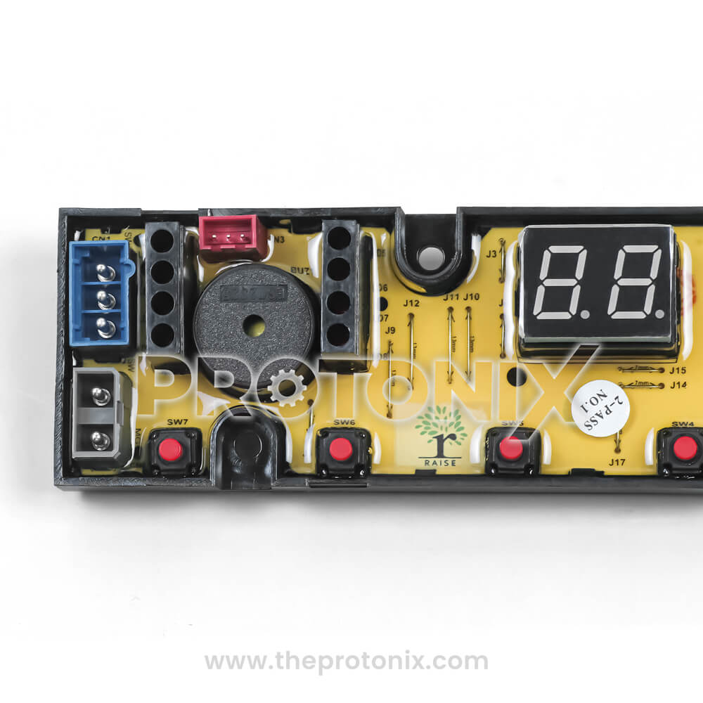 Half close-up of Lloyd top-load washing machine PCB (7-Button)